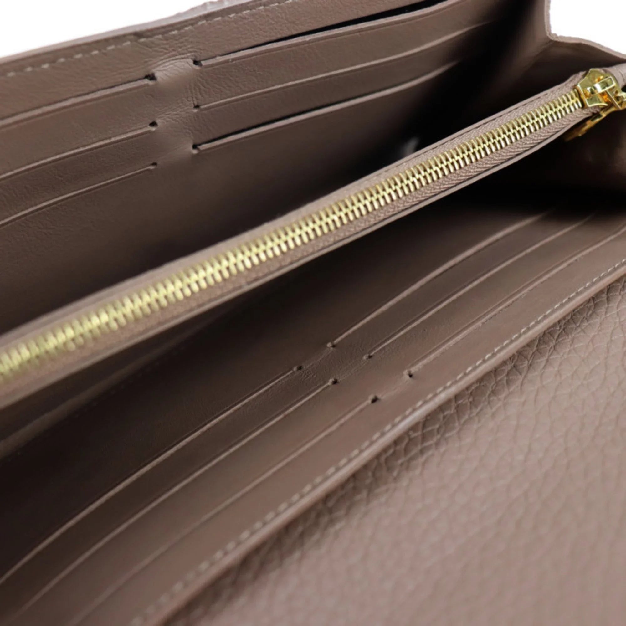 Pre-Owned LOUIS VUITTON Louis Vuitton Portefeuille Capucines Parnacea Long Wallet M62075 Taurillon Leather Taupe LV Logo Beige Gold Metal Fitting Genuine (Good)