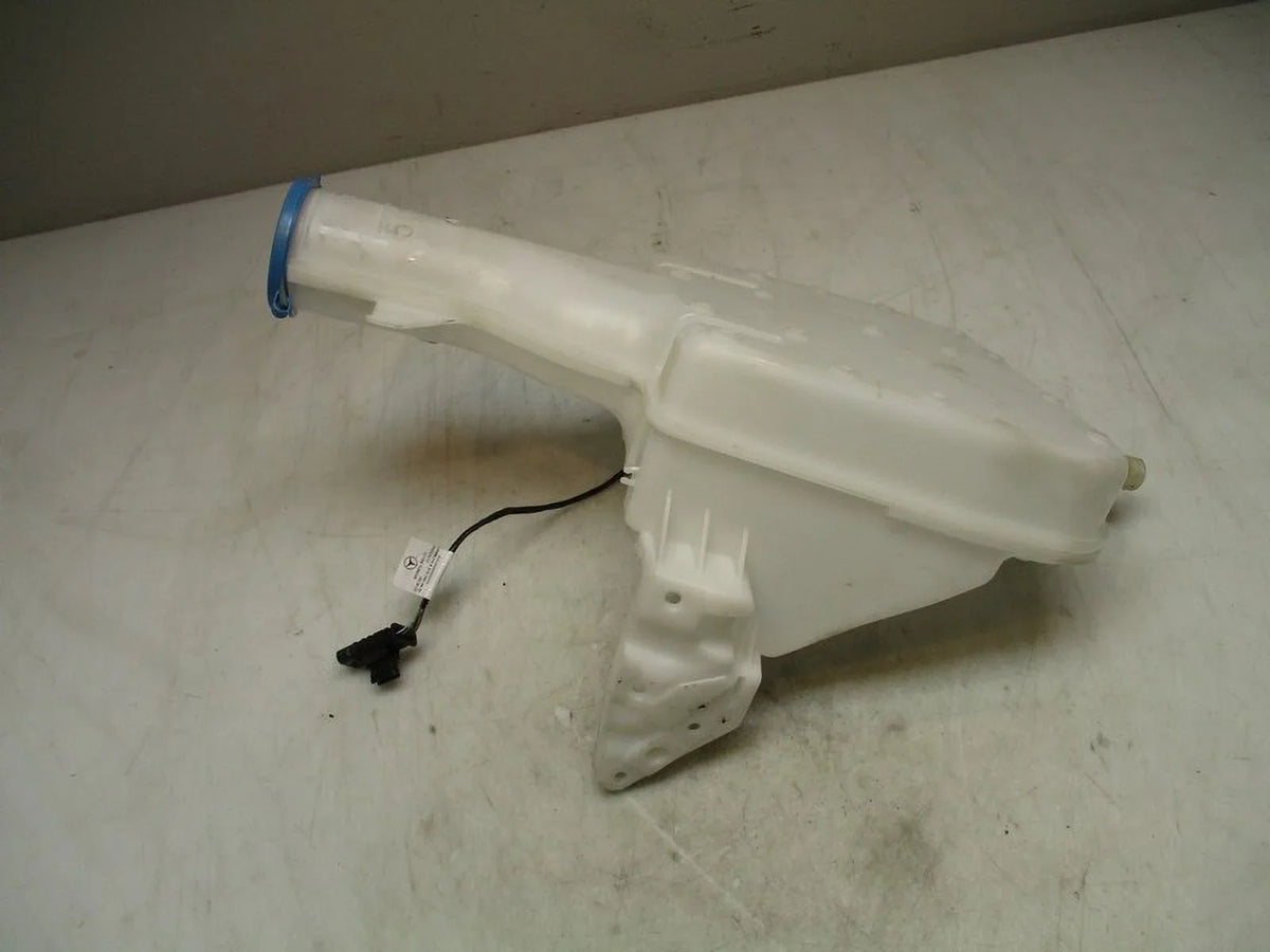 Pre-Owned 2023 Mercedes Sprinter Windshield Washer Fluid Bottle OEM (Good)