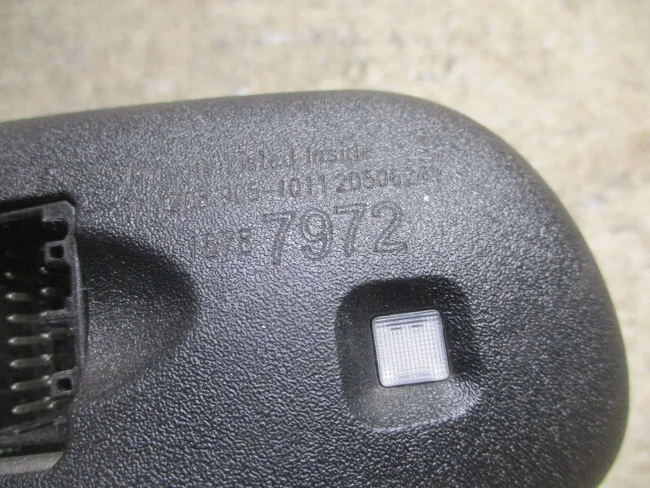 Pre-Owned Saturn Aura Buick Lucerne Rear View Mirror w/Auto Dim & Onstar OEM LKQ (Good)