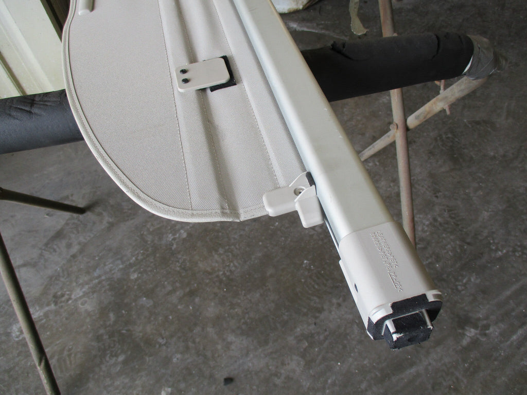 Pre-Owned 2015 Nissan Rogue Retractable Storage Cover OEM (Good)