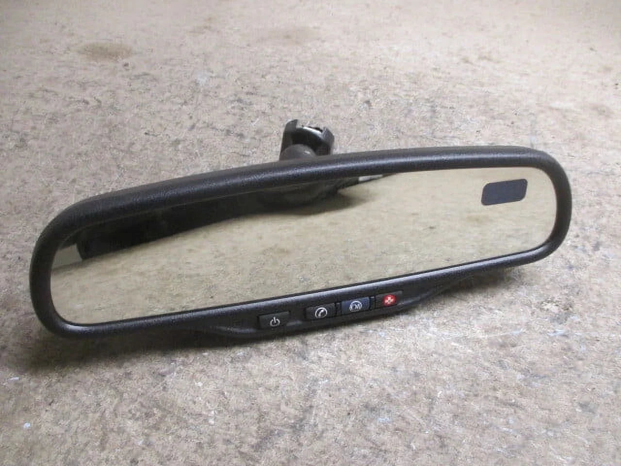Pre-Owned Saturn Aura Buick Lucerne Rear View Mirror w/Auto Dim & Onstar OEM LKQ (Good)